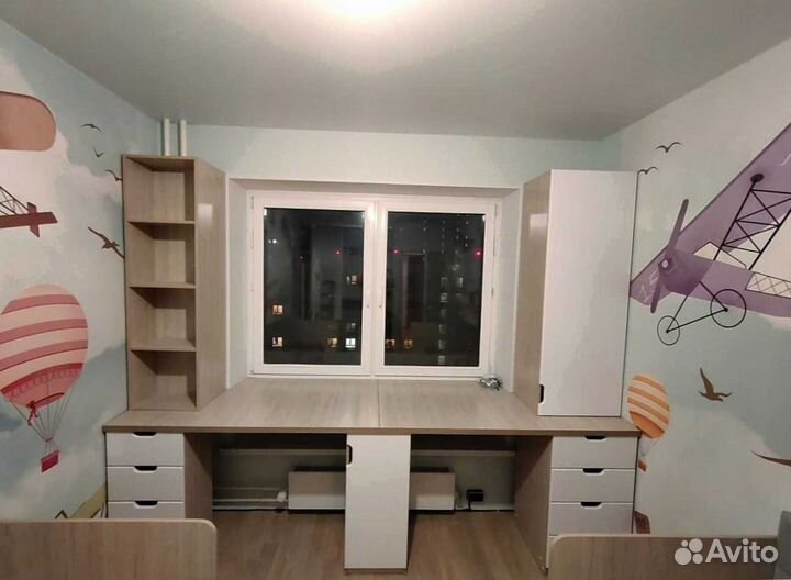 Детская рабочая зона у окна