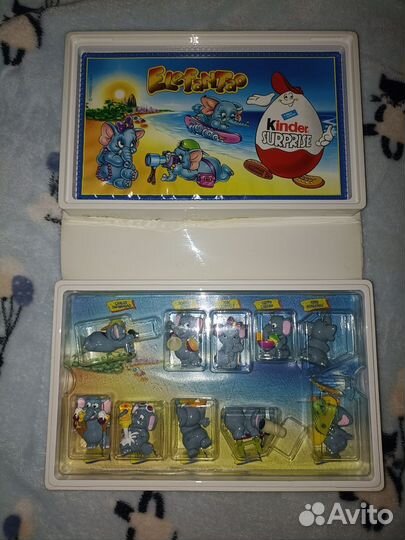 Коллекция киндер Слоны на пляже