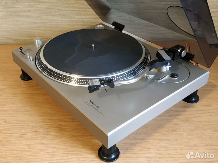 Проигрыватель винила Technics SL-1200 Japan