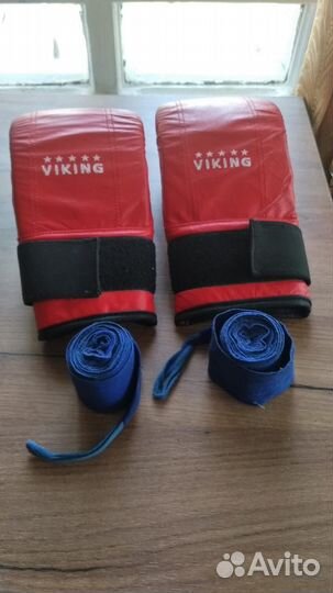 Боксёрские перчатки снарядные + бинты