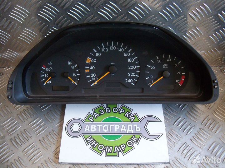 Приборная панель Mercedes Benz W210 2.0 1998г МКПП
