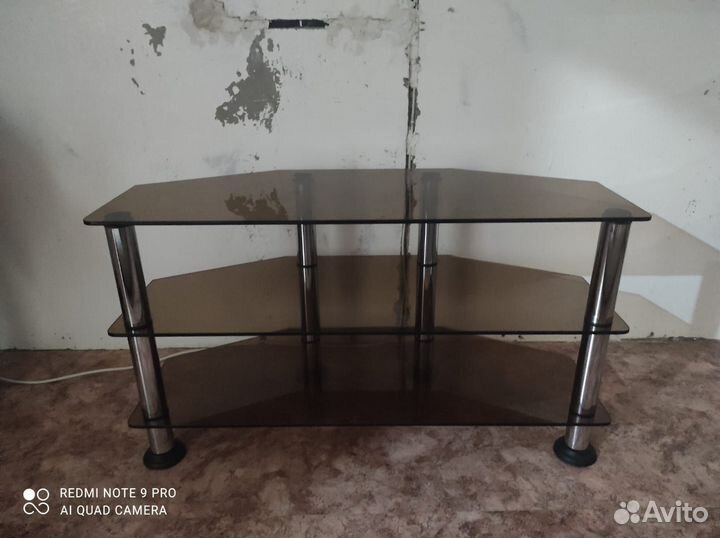 Стеклянная тумба под тв
