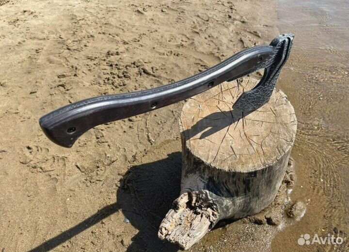 Топор кованый подарочный