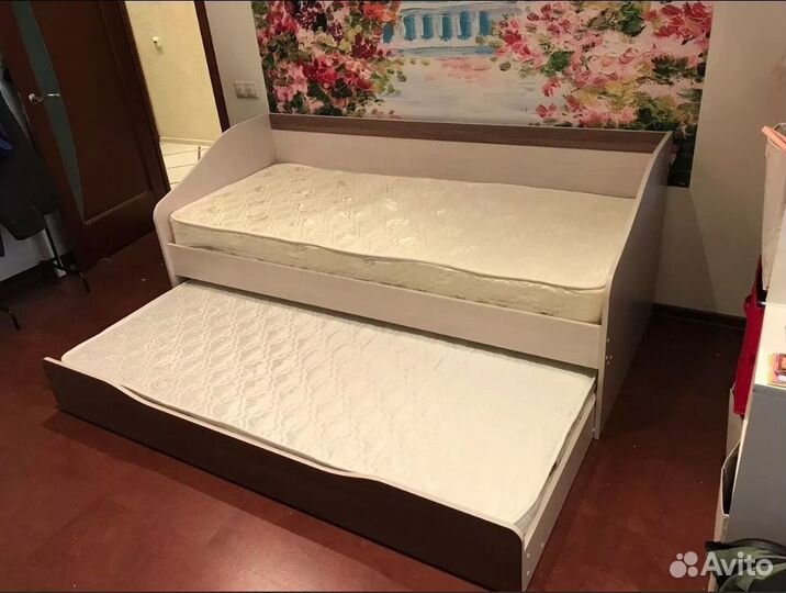 Кровать детская двухъярусная с бортиком 90х180