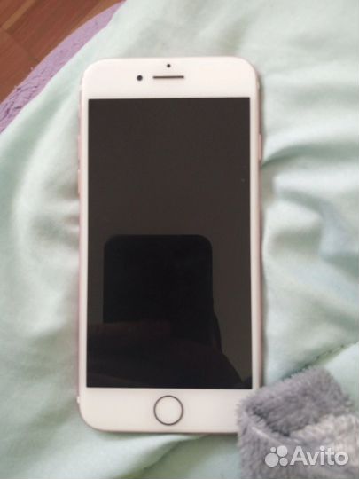 Телефон iPhone 7