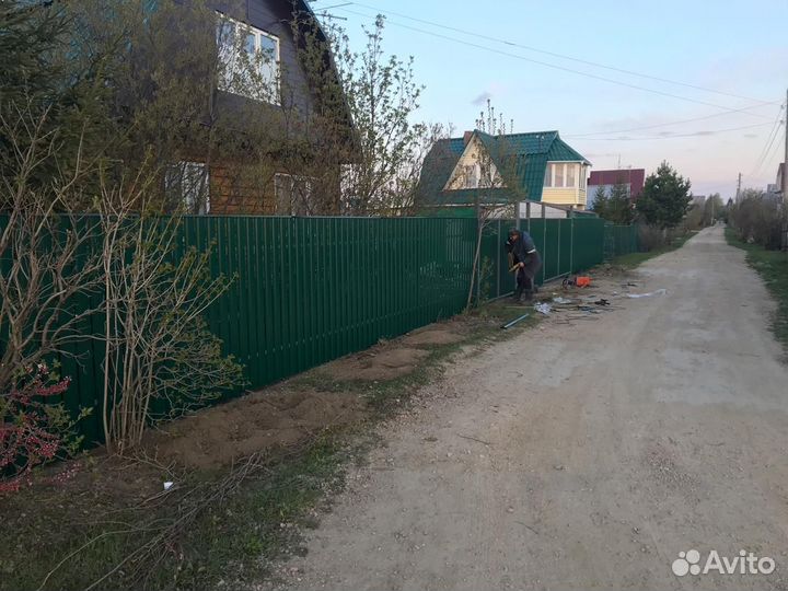 Забор из евроштакетника