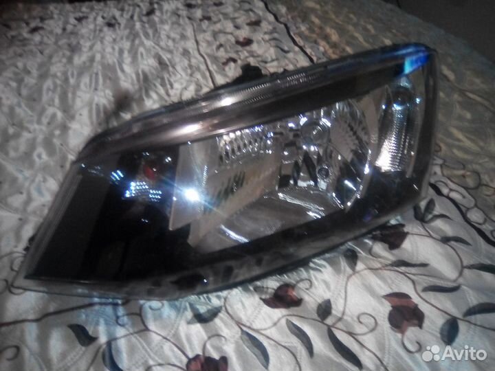 Фары Skoda Fabia 3 поколение 6V1941015C