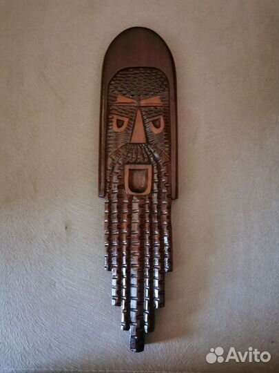 Маска настенная