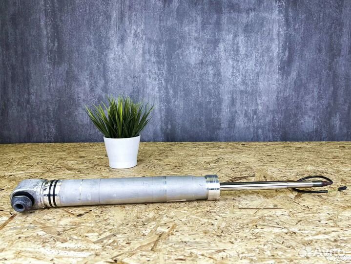 Амортизатор задний BMW 7 серии E65 / E66