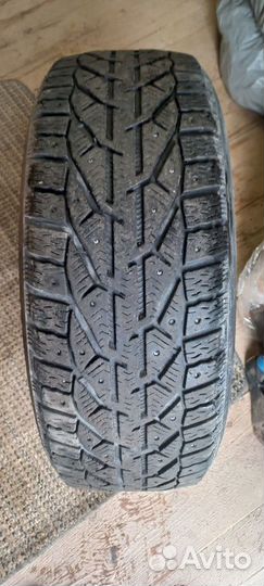 Tigar SUV Ice 215/60 R17 100