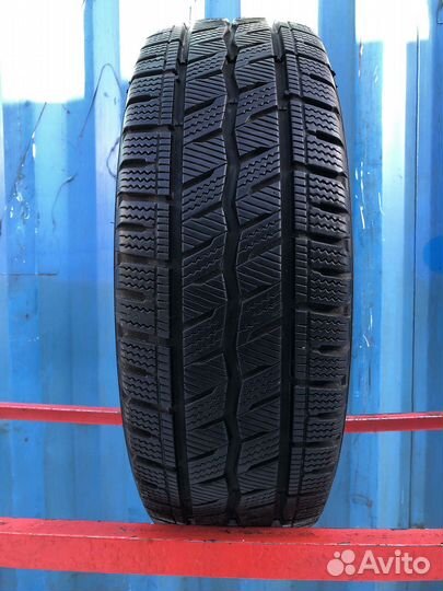 Hankook Winter I'Cept LV RW12 215/65 R16C