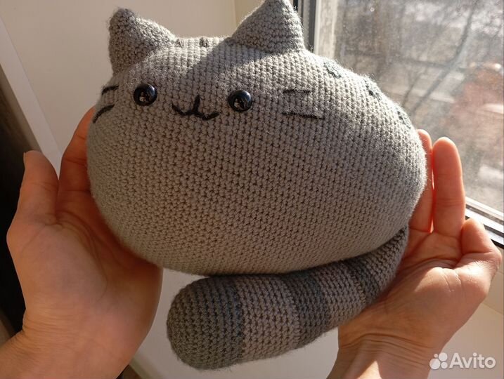 Кот Pusheen вязаный