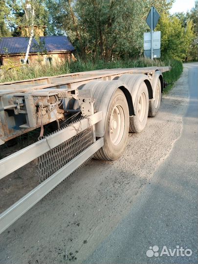 Полуприцеп контейнеровоз