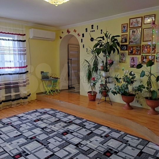 Дом 360 м² на участке 4 сот.