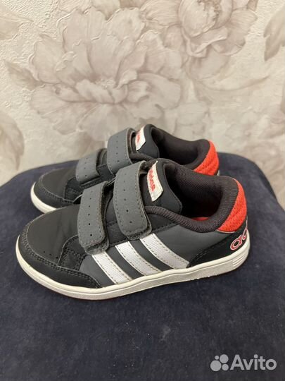 Кроссовки adidas 28р