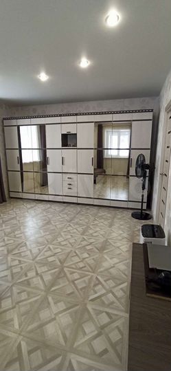 2-к. квартира, 80 м², 1/2 эт.