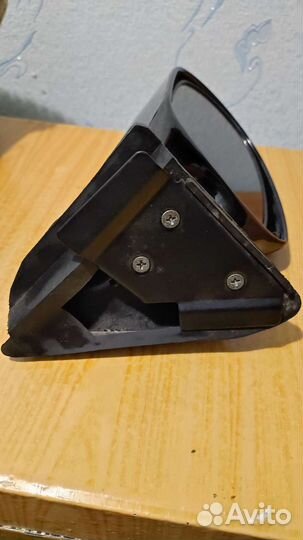 Зеркало заднего вида