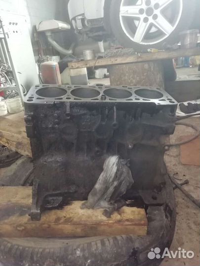 Блок двс на фольксваген гольф,1.9 AHU