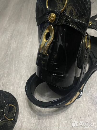 Крепления для сноуборда Burton Notori