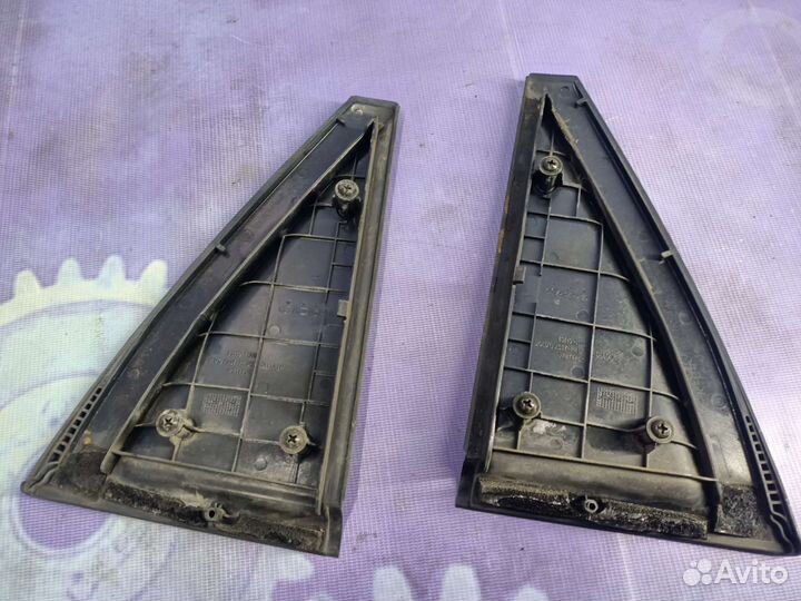 Накладка задней двери наружная Kia Sportage 2