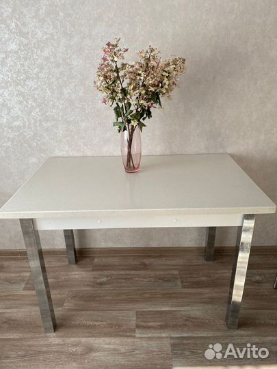 Кухонный стол