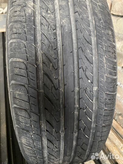 Three-A P306 215/60 R16