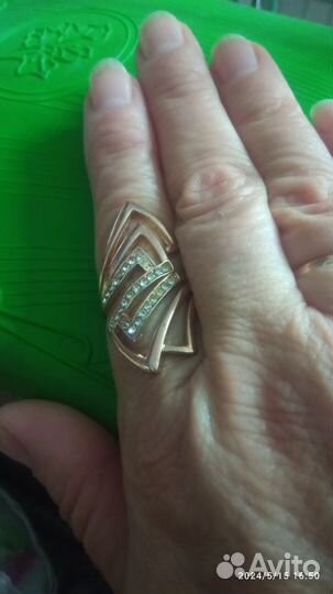 Перстень женский