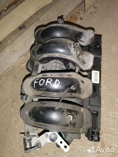Коллектор впускной Ford Focus CB8 pnda 2013
