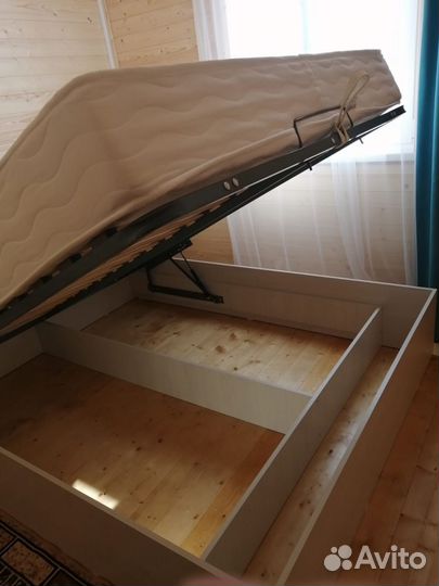 Кровать 2-х спальная с подьемным механизмом