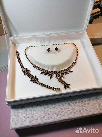 Чешская бижутерия Яблонекс, ссср,гранатовое стекло