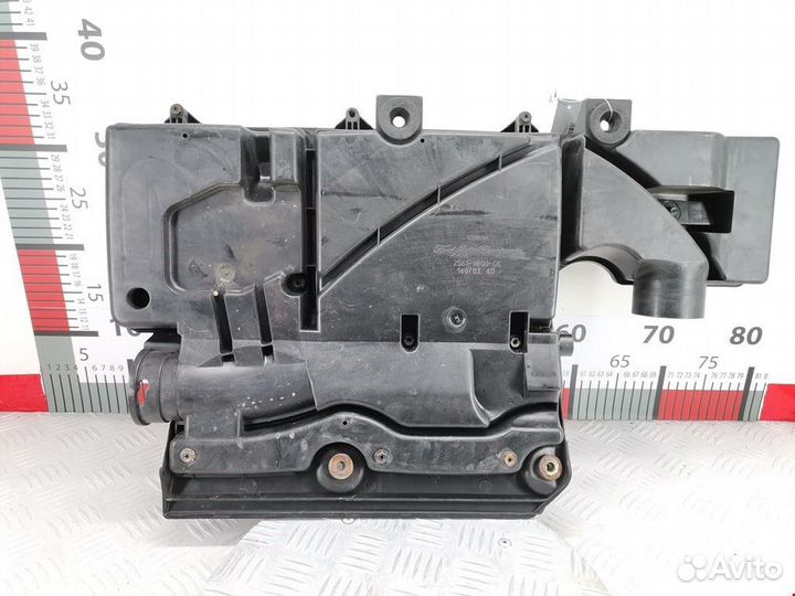 Корпус воздушного фильтра Ford Fiesta 5 2003