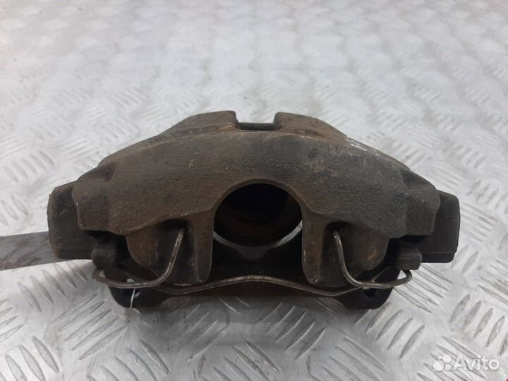 Суппорт передний правый Audi A4 B6 2006 8E0615124A