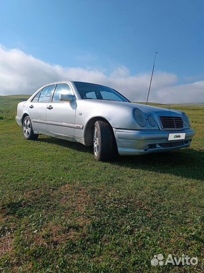 Mercedes-Benz E-класс 2.4 AT, 1997, битый, 520 000 км
