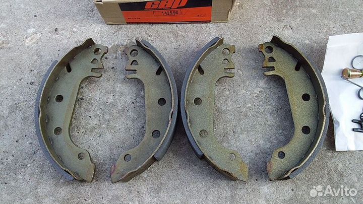 Ford Fiesta 76-83 Тормозные колодки задние