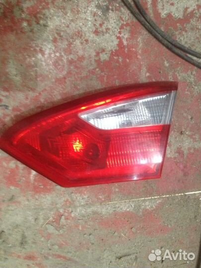 Вставка в крышку багажника задняя левая Форд фокус