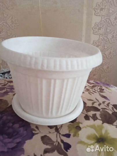 2 горшка для цветов,сост.новых
