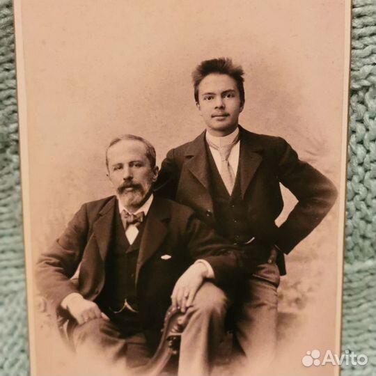 Фотография старинная двое мужчин в костюмах Москва