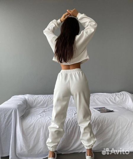 Спортивный костюм женский