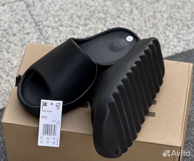 Тапки adidas yeezy slide