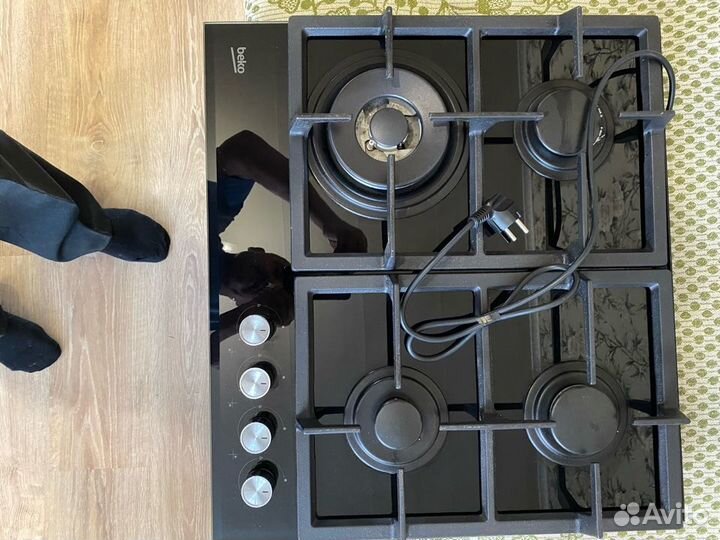 Газовая 4х конфорочная панель Beko hilw 64235S