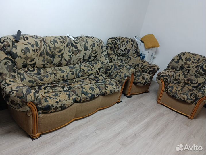 Диван, два кресла