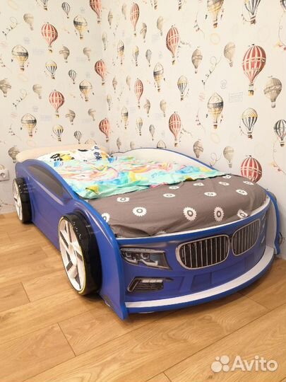 Детская кровать машина