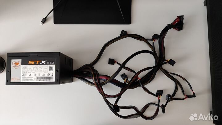 Блок питания Cougar STX 550