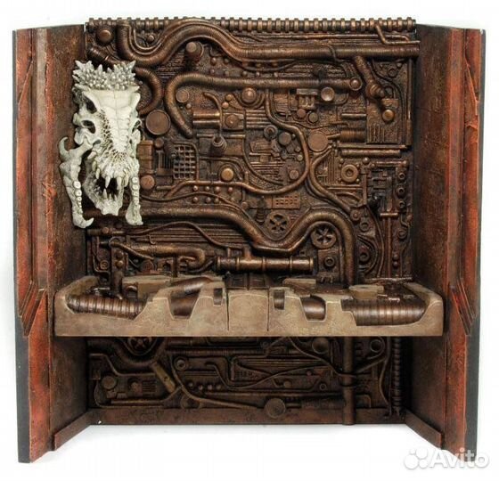 Стена трофеев хтщника neca