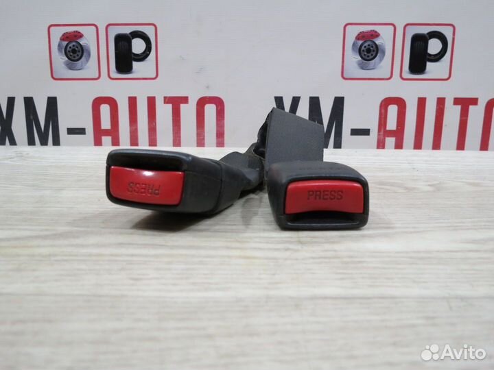 Ответная часть ремня безопасности Toyota Corolla