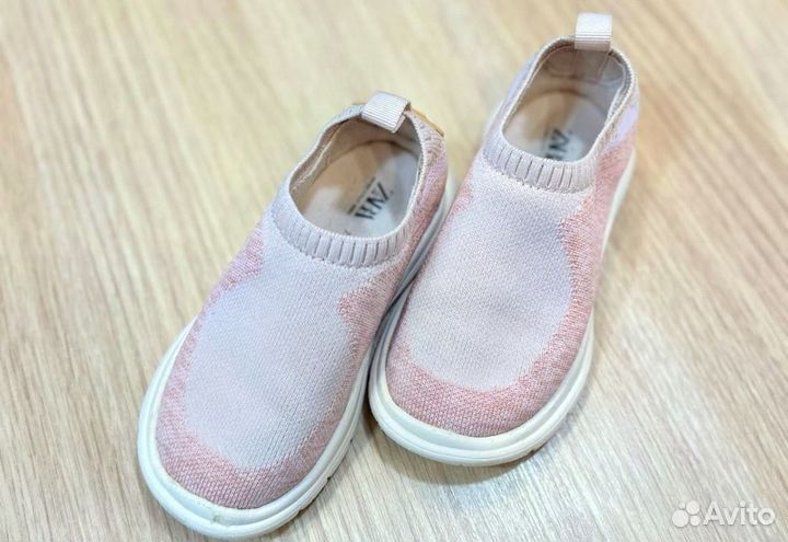 Кроссовки детские zara 24