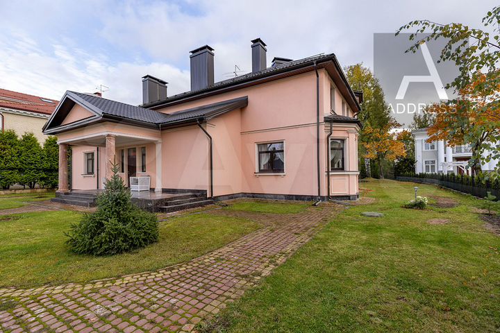 Коттедж 370 м² на участке 28 сот.