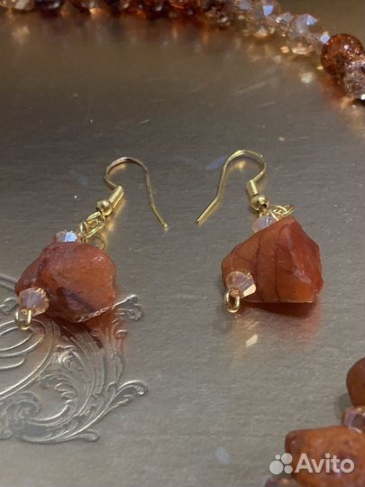 Колье из природного необработанного сердолика