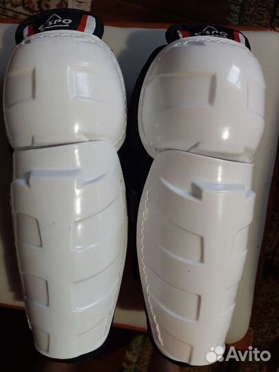 Щитки хоккейные