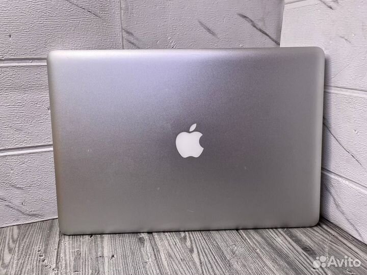 Ноутбук Apple MacBook Pro 15 Mid 2010